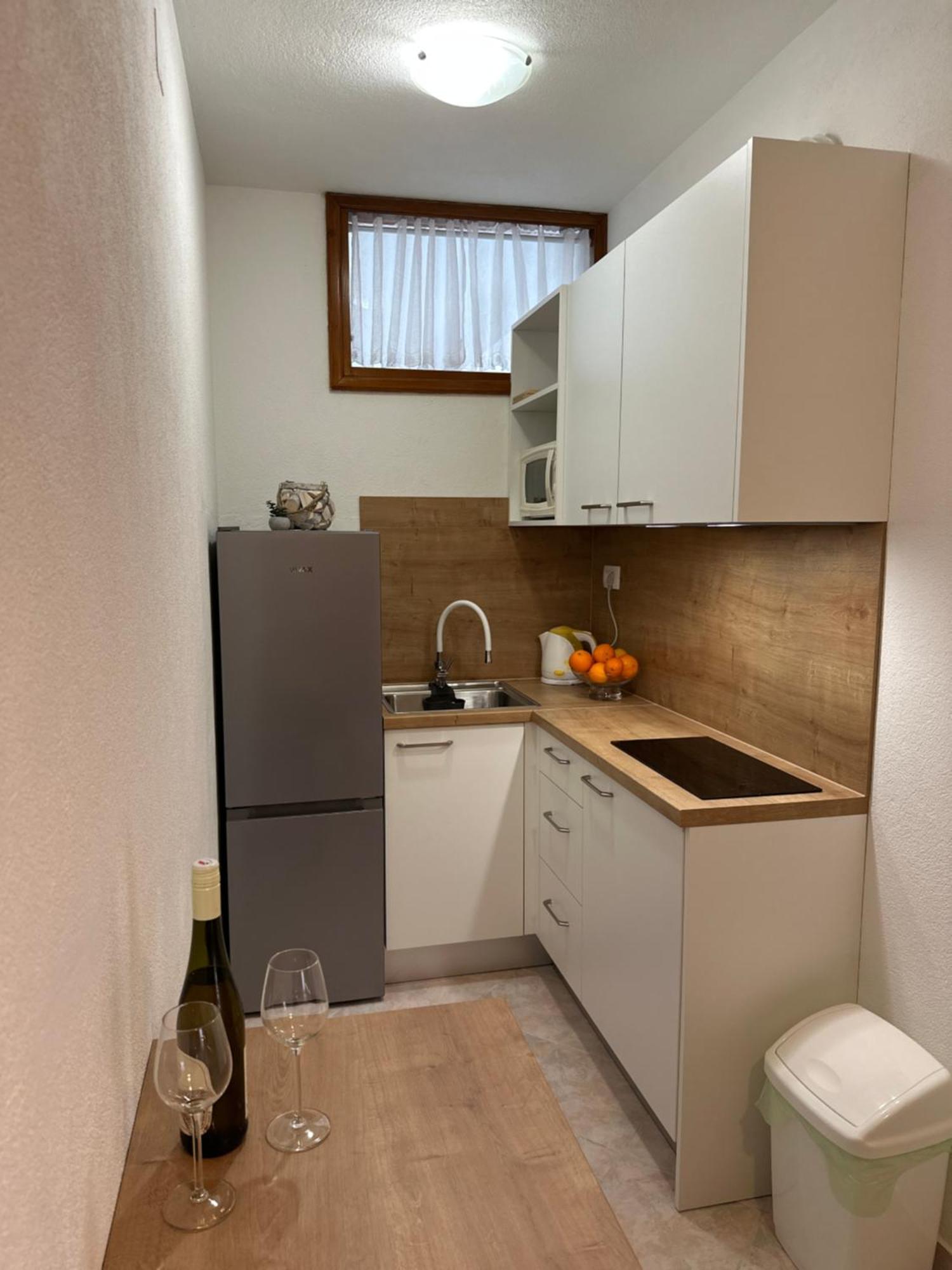 Apartmani Jurica I Ankica Brela Eksteriør billede